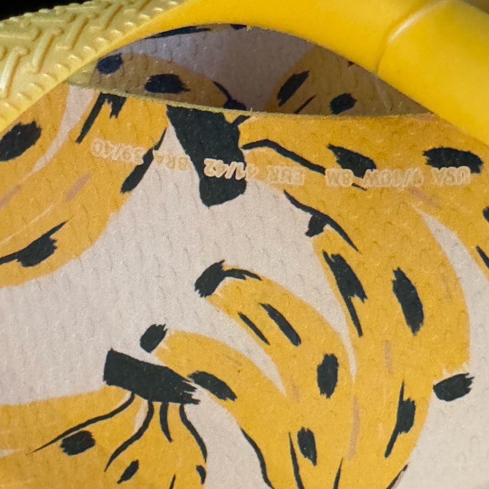 FARM RIO x HAVAIANAS Cheetah Banana Print Flip Flops - Women’s S/M & M/L - New - Picture 7 of 10